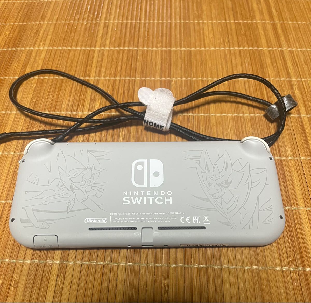 中古】Switchライト本体のみ ポケモンソード&シールド 中古】Switchライト本体のみ ポケモンソード&シールド