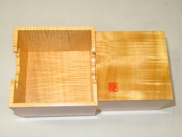 ▲在銘/税所健一作栃縮杢将棋駒箱▲新品/紙箱付