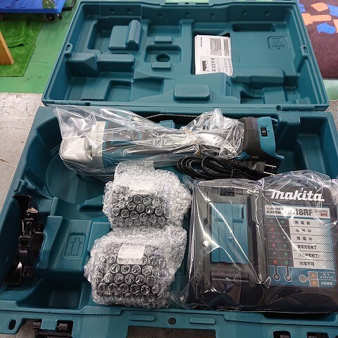 【未使用品】MAKITA　マキタ　GA412DRGX　充電式ディスクグラインダ　フルセット