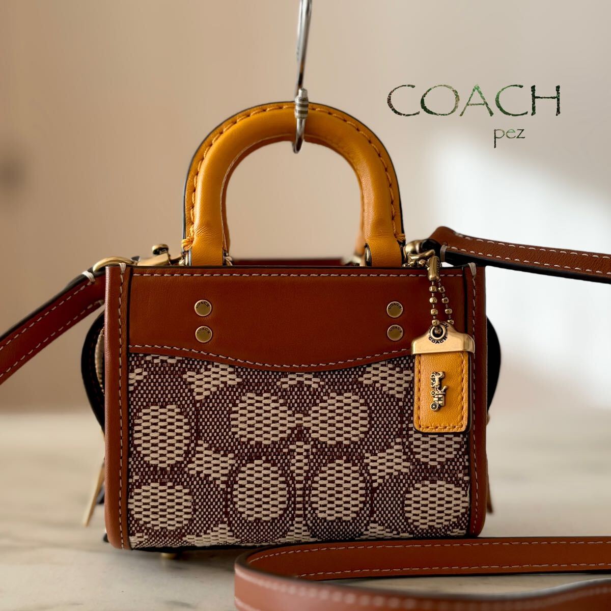 極美品 COACH ローグ 12 シグネチャーテキスタイルジャカード 極美品 COACH ローグ 12 シグネチャーテキスタイルジャカード