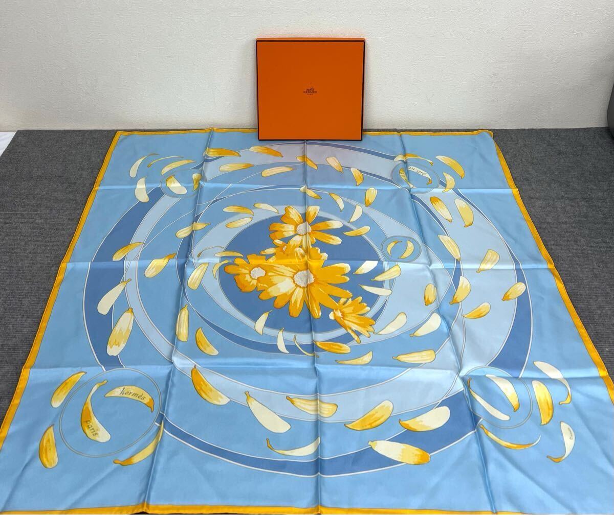 中古美品 エルメス HERMES スカーフ カレ90 シルク Au Gre Du Ven 風にまかせて 花びら 花柄 バンダナ 大判 ショール レディース 