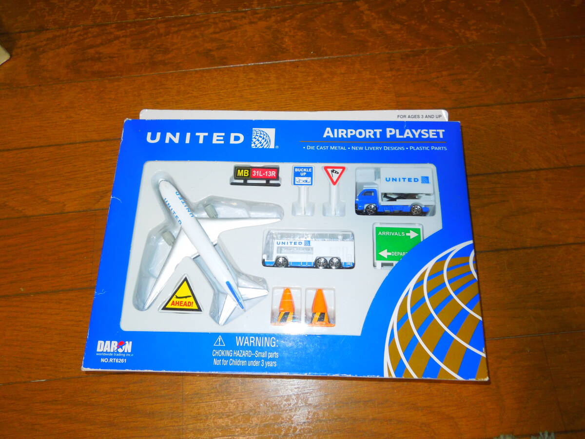 DARON UNITED AIRPORT PLAYSET год число течение не использовался товар текущее состояние доставка 