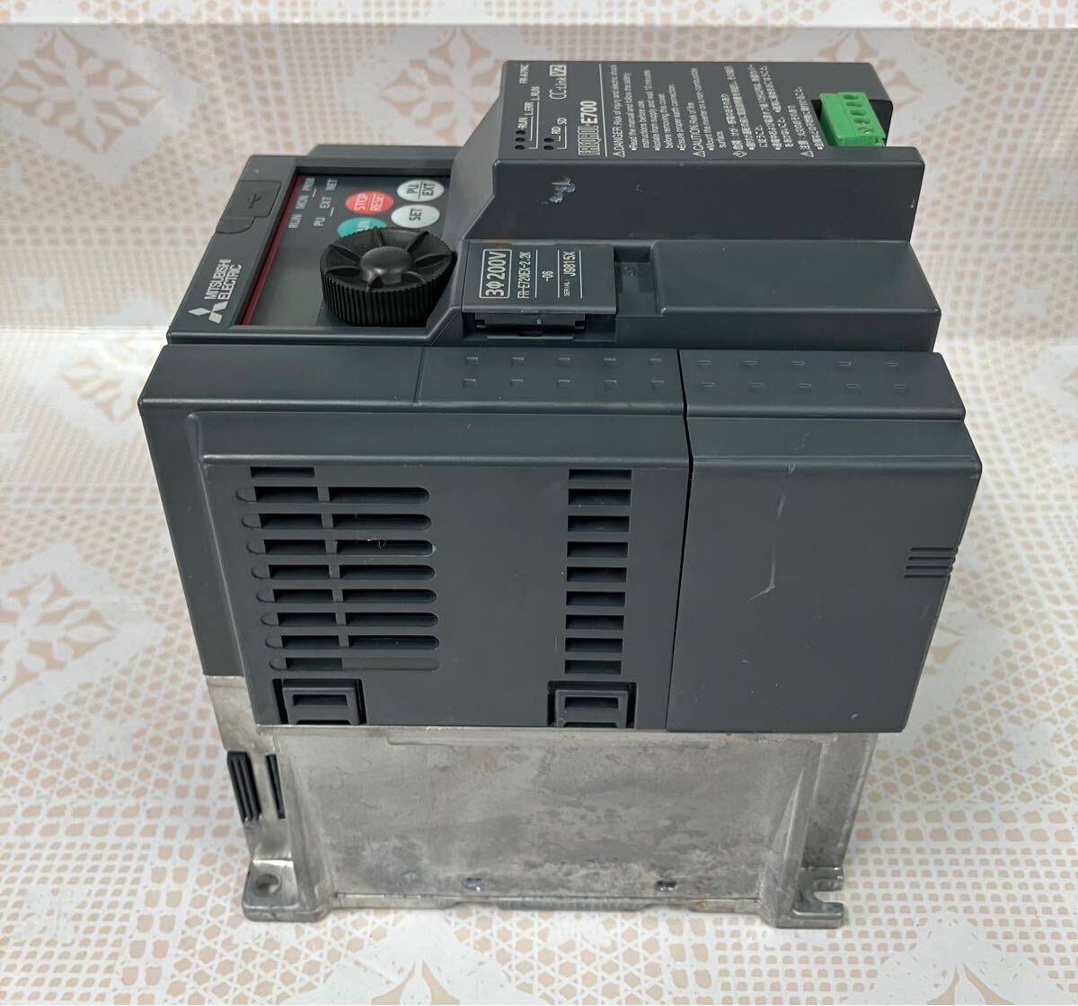  электризация проверка settled Mitsubishi Electric инвертер FR-E720EX-2.2K-0.6