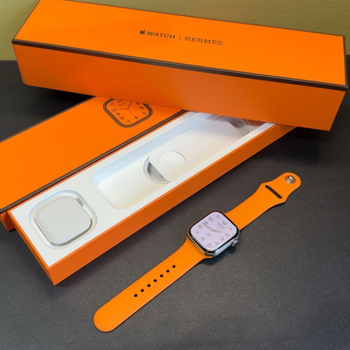 即決 ほぼ未使用 最新 Apple Watch series10 HERMES シルバー 即決 ほぼ未使用 最新 Apple Watch series10 HERMES シルバー