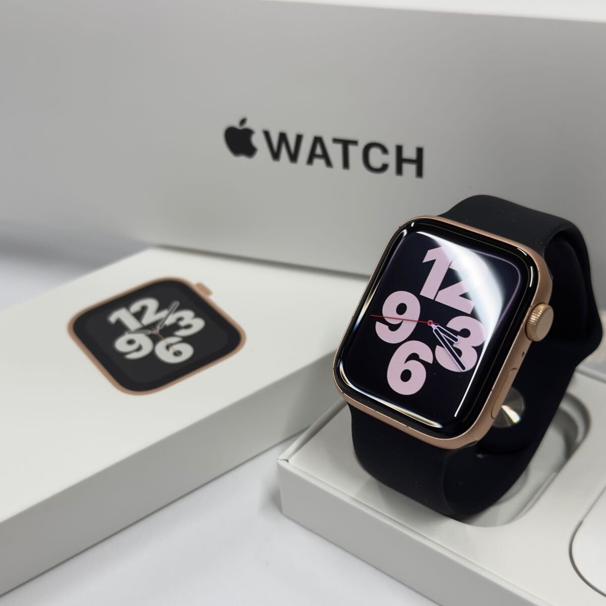 即決 Apple Watch SE 44mm ゴールドアルミニウム アップルウォッチ GPS 