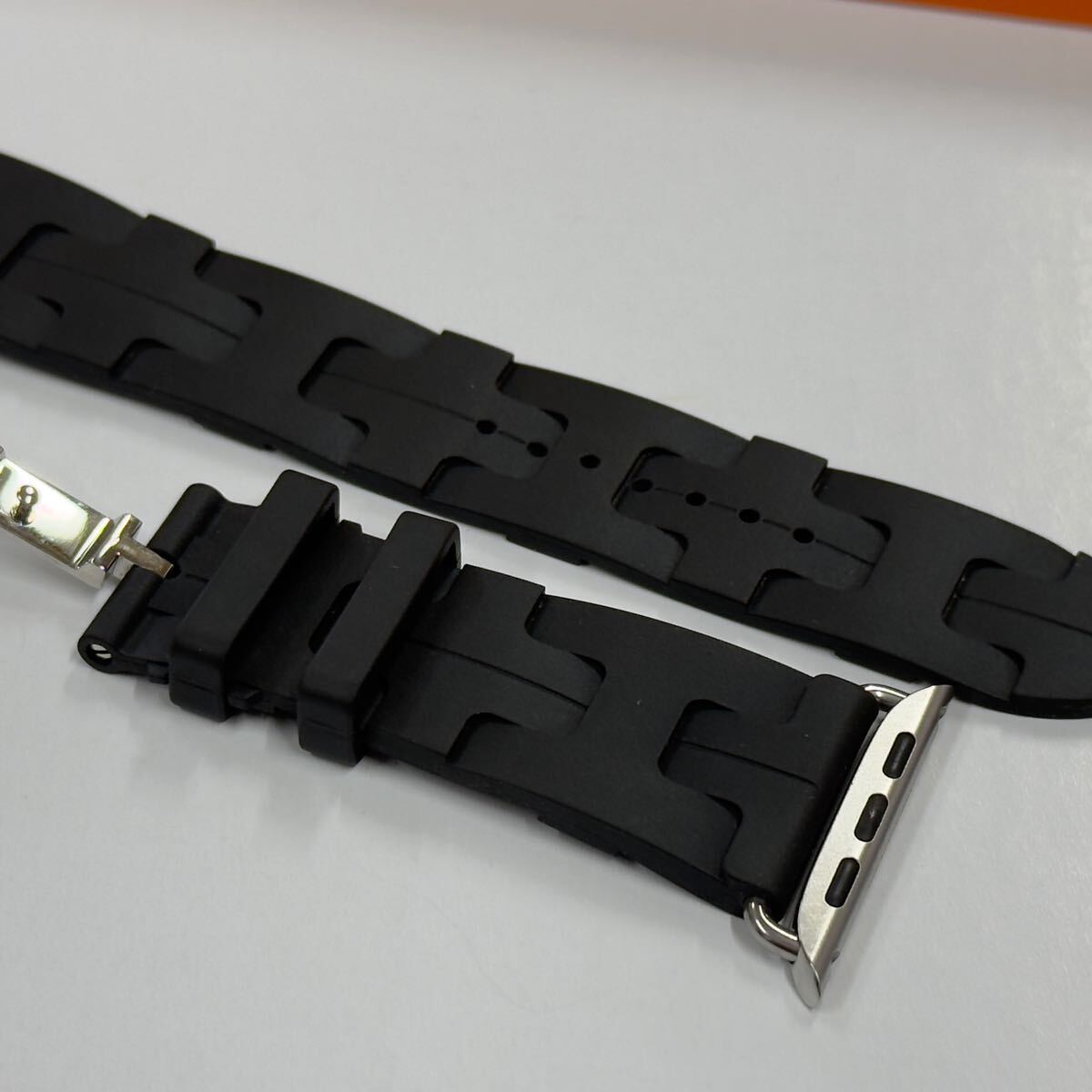 Apple Watch Hermès - 45mmケース用キリム(黒)シンプル Apple Watch Hermès - 45mmケース用キリム(黒)シンプル