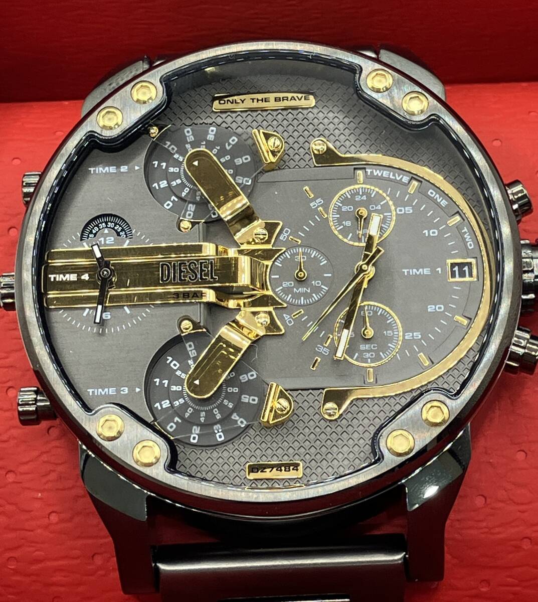 1011】DIESEL ディーゼル メンズ腕時計 クロノグラフ DZ-7484 1011】DIESEL ディーゼル メンズ腕時計 クロノグラフ DZ-7484