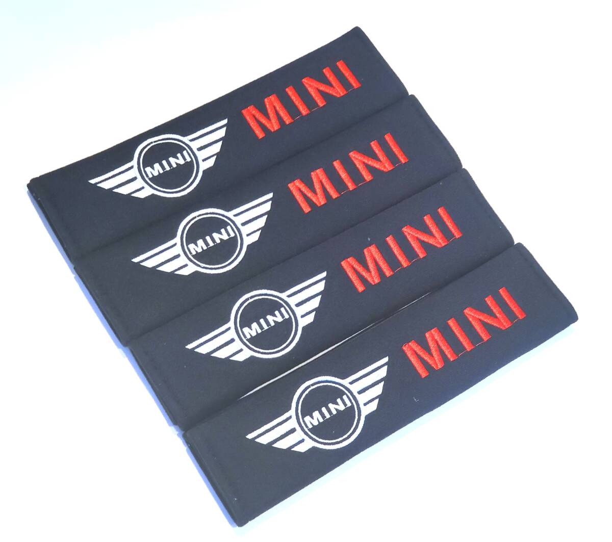 ①[新品] ４個セット 黒赤 MINI ミニ シートベルトカバー シートベルト ドレスアップ オシャレ カバー 肩パッド シートベルトパッド