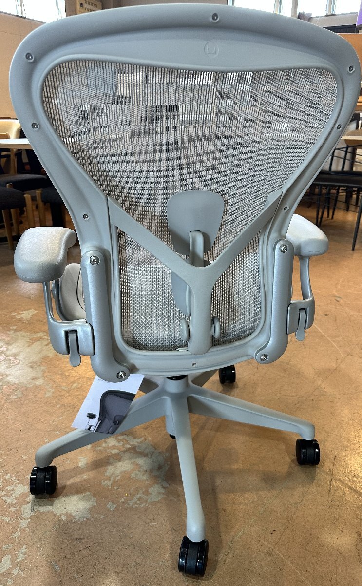 新品保管品 美品 Herman Miller ハーマンミラー AERON アーロン 新品保管品 美品 Herman Miller ハーマンミラー AERON アーロン