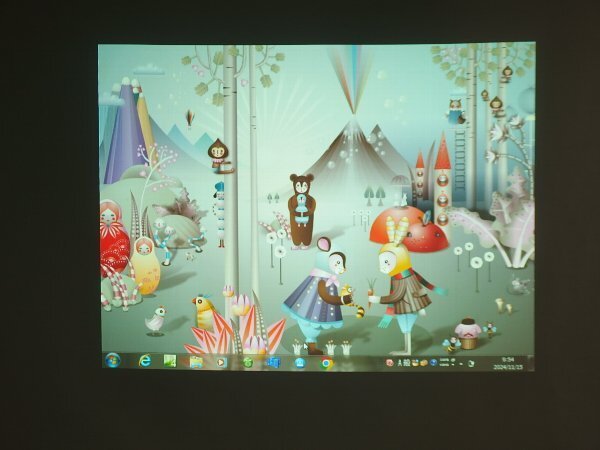 ■β 【使用時間140時間】SANYO PRO xtraX LPXU88 プロジェクター 3000 ルーメン 映像少し難あり_画像2