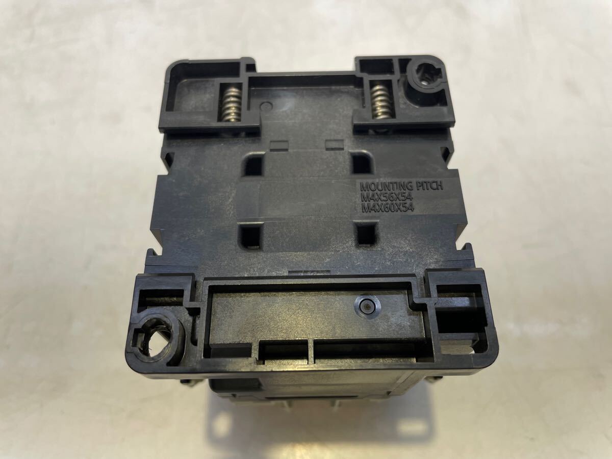 S-T21 AC100V 2a2b 電磁接触器(三菱電機) 中古　（管理番号B239）_画像6