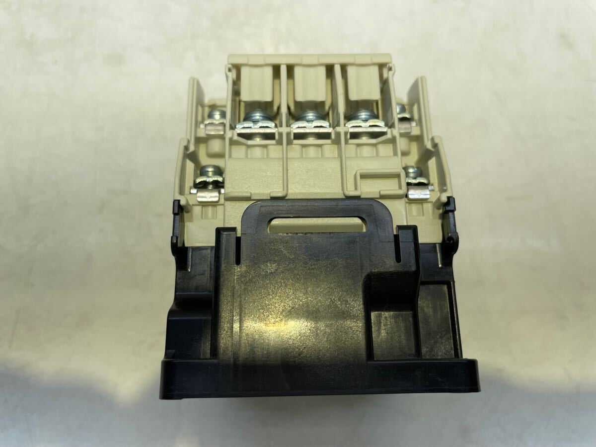 S-T21 AC100V 2a2b 電磁接触器(三菱電機) 中古　（管理番号B239）_画像8
