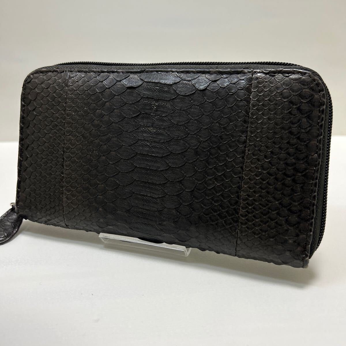 ☆美品☆ ◆パイソン 本革　ラウンドジップ 長財布◆　蛇革　大容量　小銭入れ有　ダークブラウン 【送料無料】 1122