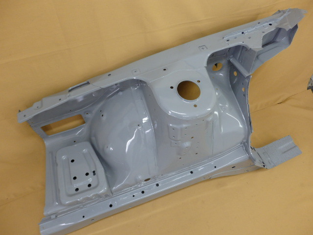 C964 特A 貴重 日産 純正 当時物 絶版品 ★ レパード 前期型 F31系 GF31 サイドフレーム＆インナー フェンダー (右側 錆止め塗装済み)_画像2