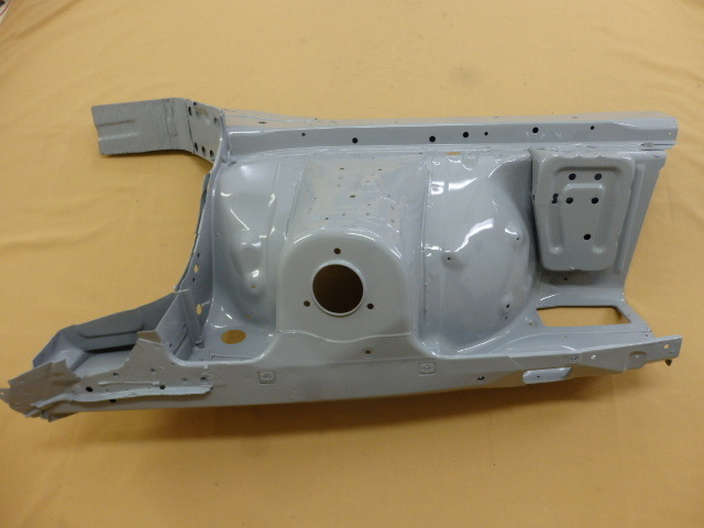 C964 特A 貴重 日産 純正 当時物 絶版品 ★ レパード 前期型 F31系 GF31 サイドフレーム＆インナー フェンダー (右側 錆止め塗装済み)_画像8