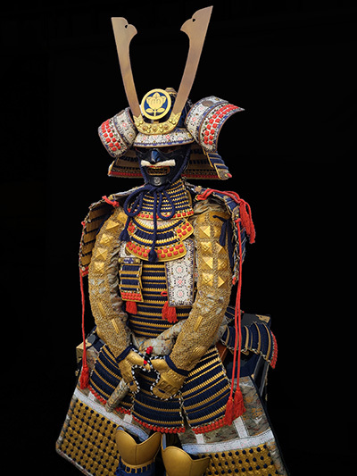 大袖鎧兜 一式 □ 立派 大鎧 金色 甲冑 ボコボコ 星兜 家紋前立 大袖鎧兜 一式 □ 立派 大鎧 金色 甲冑 ボコボコ 星兜 家紋前立