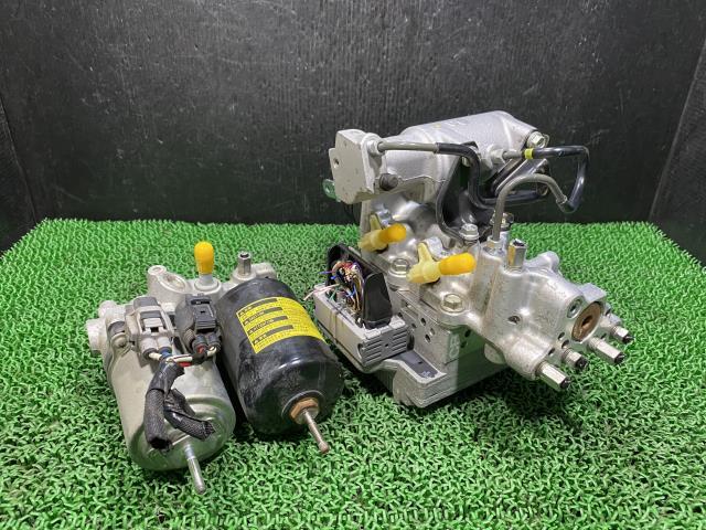 ノア DAA-ZWR80G ブレーキマスターASSY 47210-28070 47050-28010 ノア　ヴォクシー　80系　ハイブリッド　ZWR80 ブレーキ　マスターシリンダー　作動確認済み　送料無料