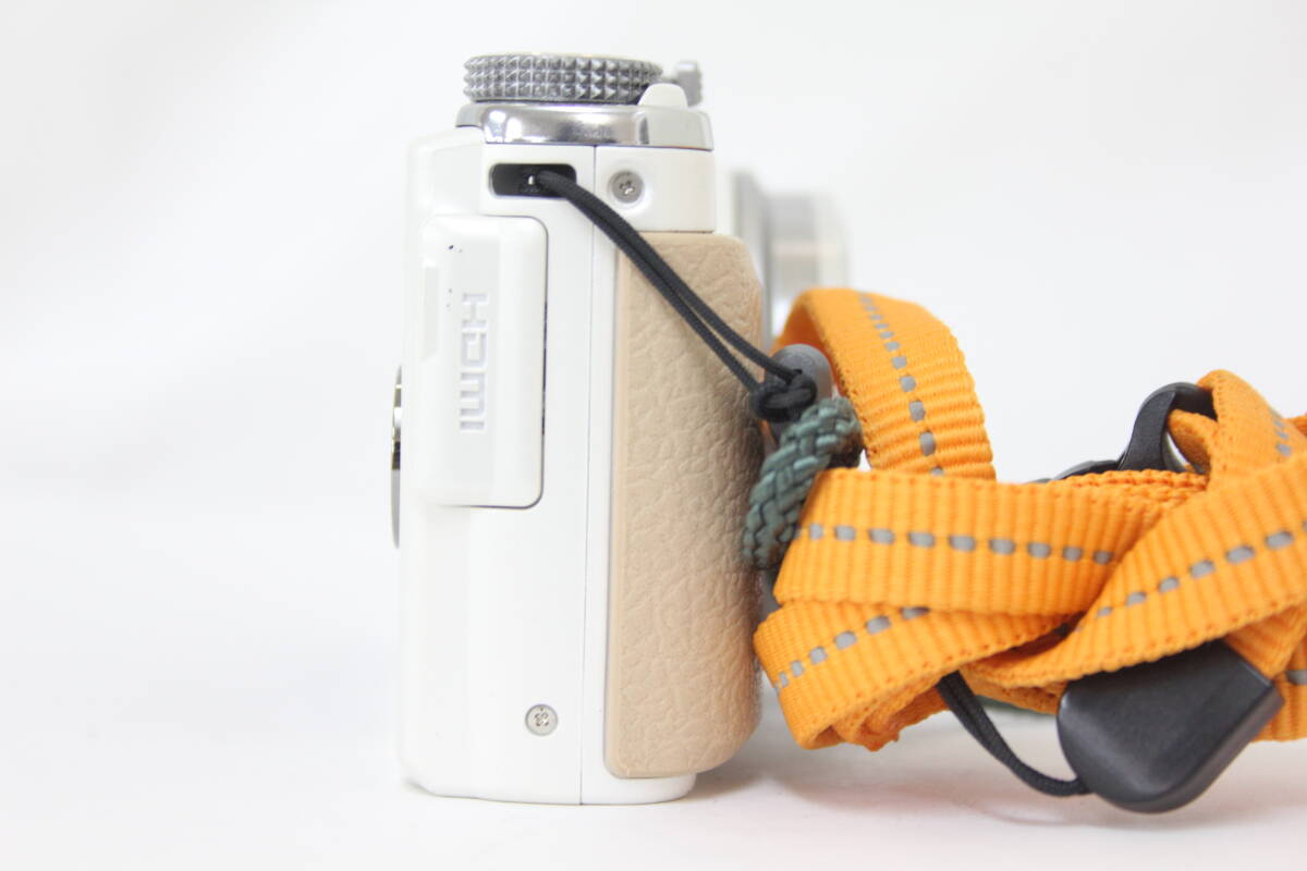 Olympus Stylus SH-60 White 24x Wide Digital Camera with Olympus Stylus SH-60 White 24x Wide Digital Camera with