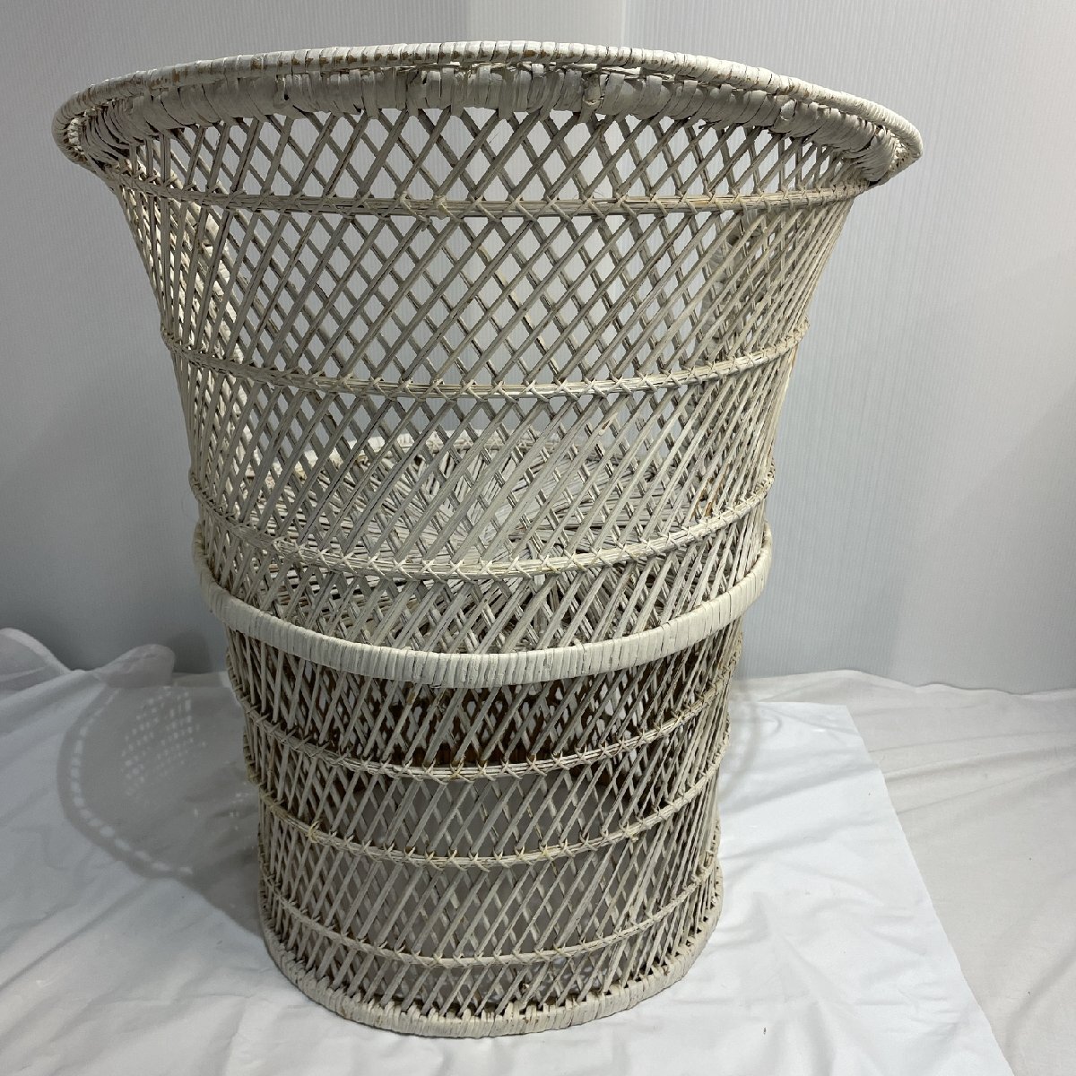 ウィッカーチェア 籐チェア ラタン ビンテージ チェア アジアン 軽量 アンティーク雑貨 オフホワイト 引取り可【道楽札幌】_画像4