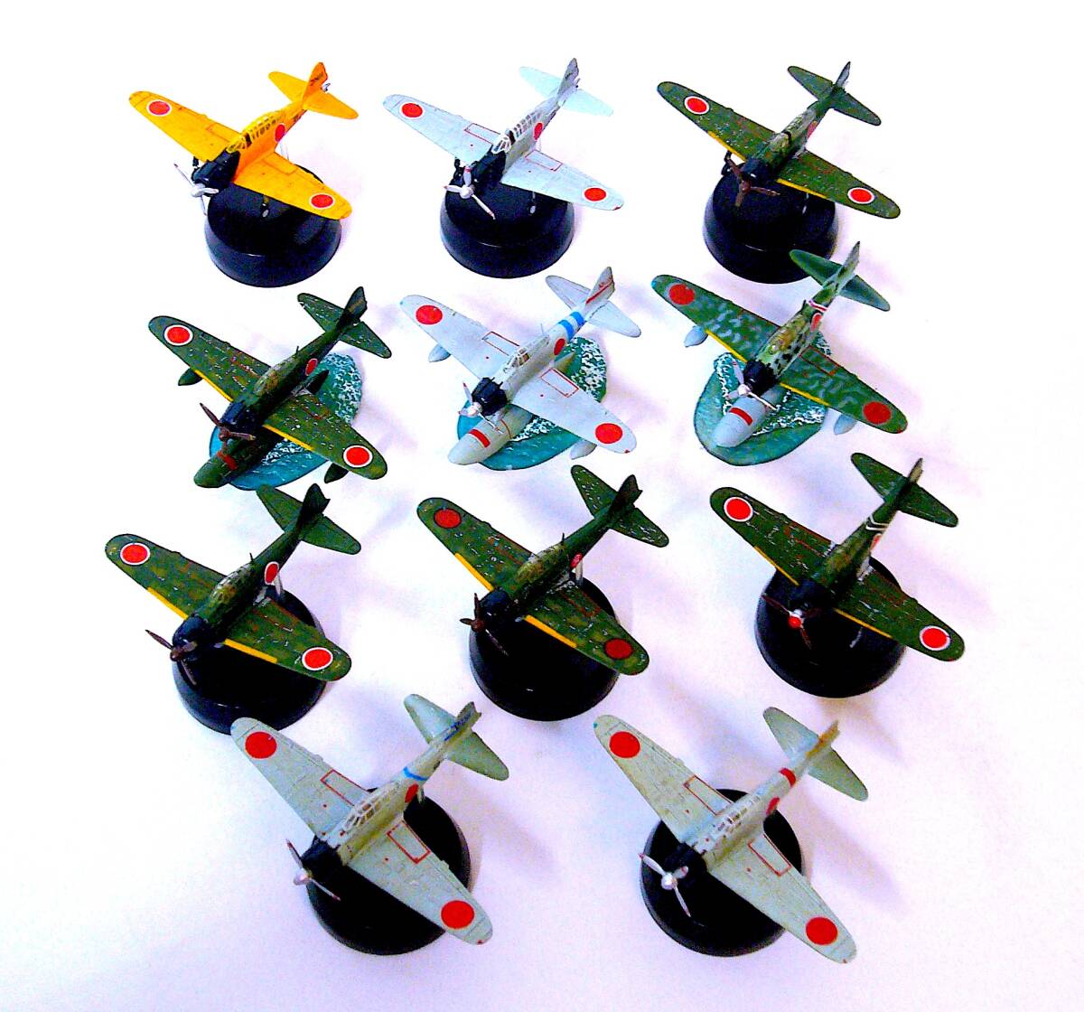タカラ 1/144 ワールドウイングミュージアム3 日本海軍 零式艦上戦闘機 （レアアイテム2種を含む11種） 塗装済み完成品 まとめ売り 箱なし