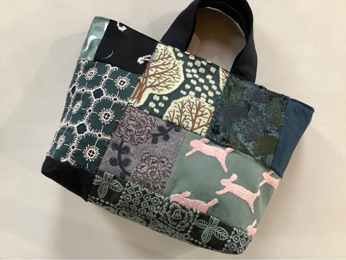 ミナペルホネンハンドメイドシャーリングバッグ（フォレストウイング