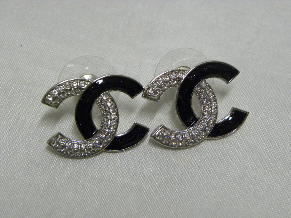 シャネル☆ココ CC ピアス アトラス ラインストーン シルバーXブラック 黒☆CHANEL☆新品・本物