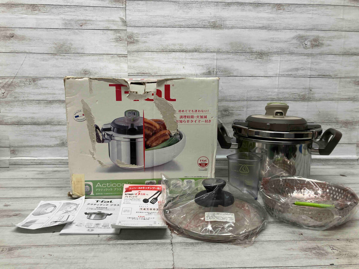 T-fal ティファール 圧力鍋 4L アクティクックプラス 高さ:約22㎝ 横幅:約33㎝ 付属品は画像のものが全てです
