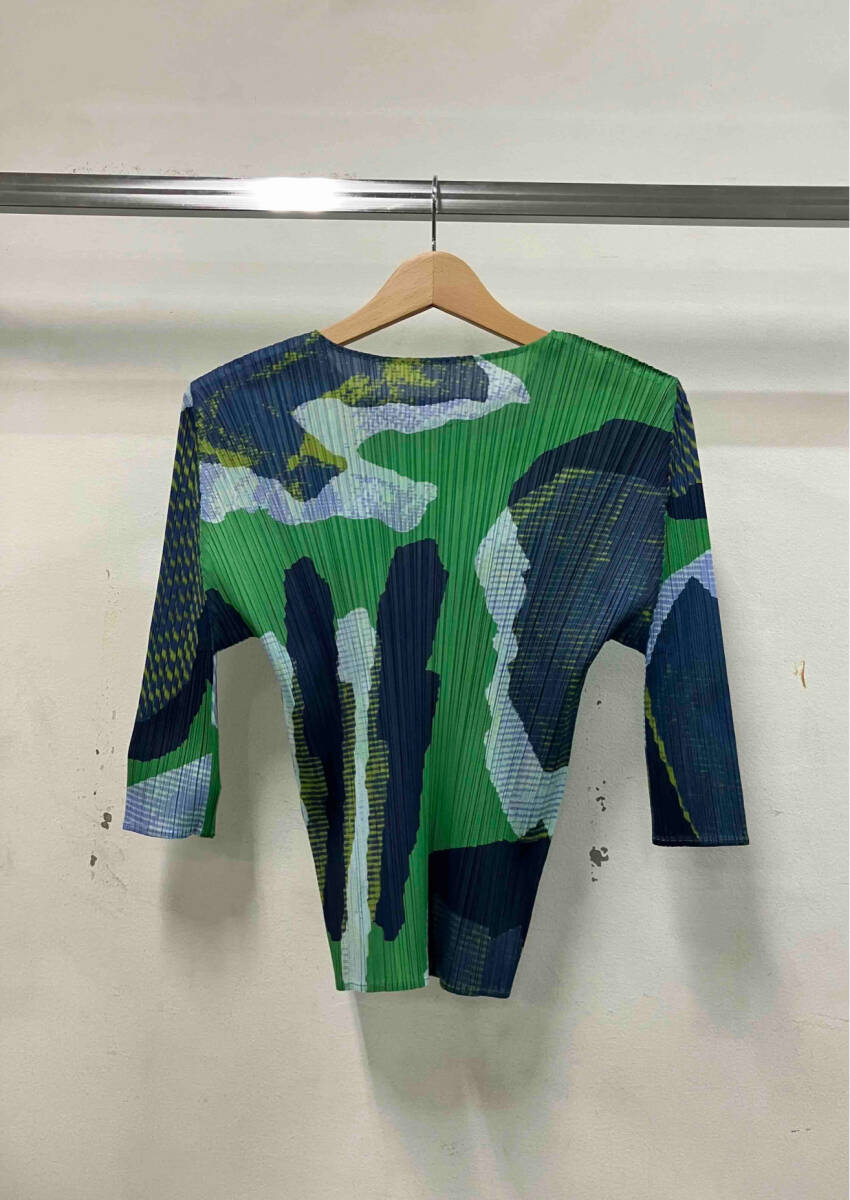 PLEATS PLEASE プリーツプリーズ イッセイミヤケ METEOLITE pp43jk68162 総柄 未使用 タグ 長(zhǎng)袖Tシャツ?カットソー サイズ表記なし モード