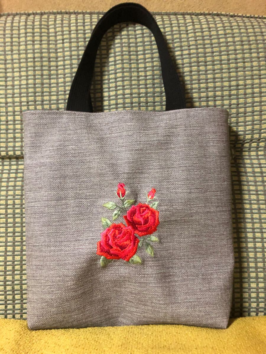 ハンドメイド☆トートバッグ☆バラ☆赤い薔薇☆パッチワーク☆片面刺繍