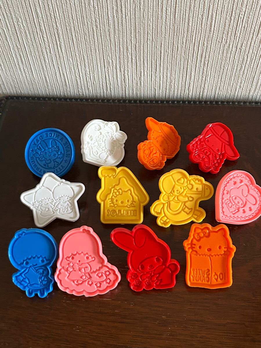 サンリオ レトロ クッキー型 レア 12点 キキララ キティ サンリオ レトロ クッキー型 レア 12点 キキララ キティ
