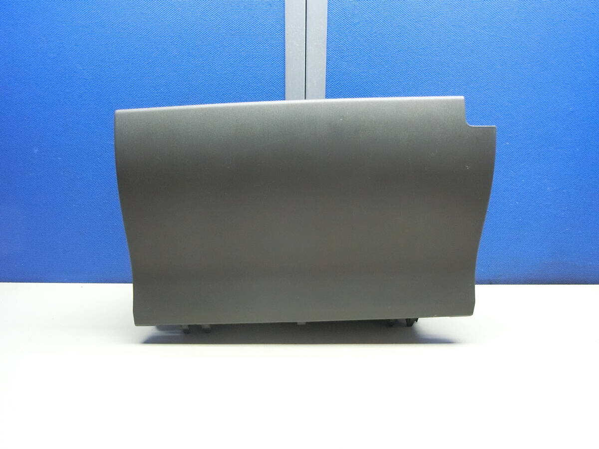 [K5223] プリウス ZVW30 グローブボックス 55551-47070