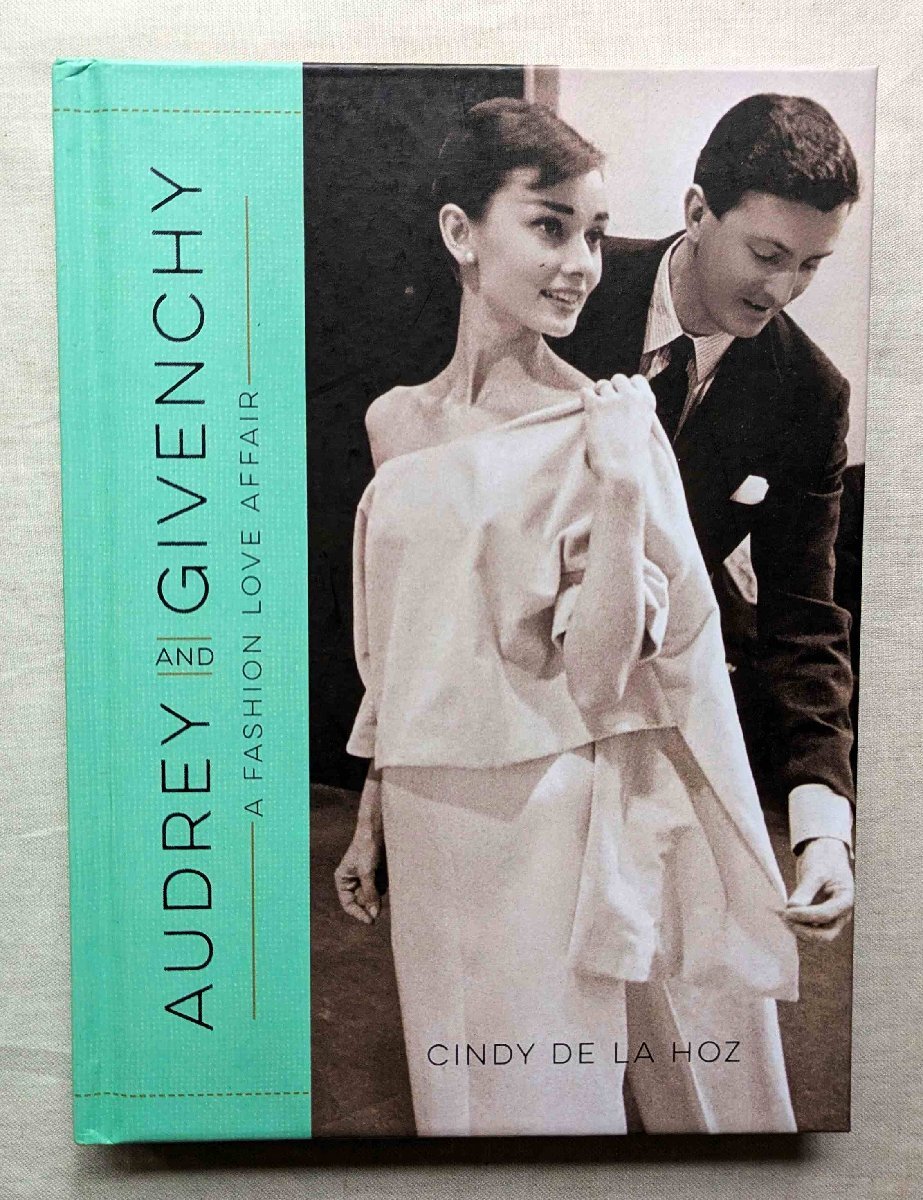  Audrey *hep балка n+ji van si. мода история иностранная книга Audrey and Givenchy фильм красота .. капри / Tiffany . утро еда ./ Charade 