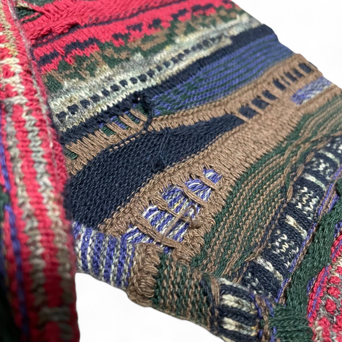 ブルガリア製 総柄ニット 3Dニットセーター 古着 立体刺繍 縦縞 ブルガリア製 総柄ニット 3Dニットセーター 古着 立体刺繍 縦縞