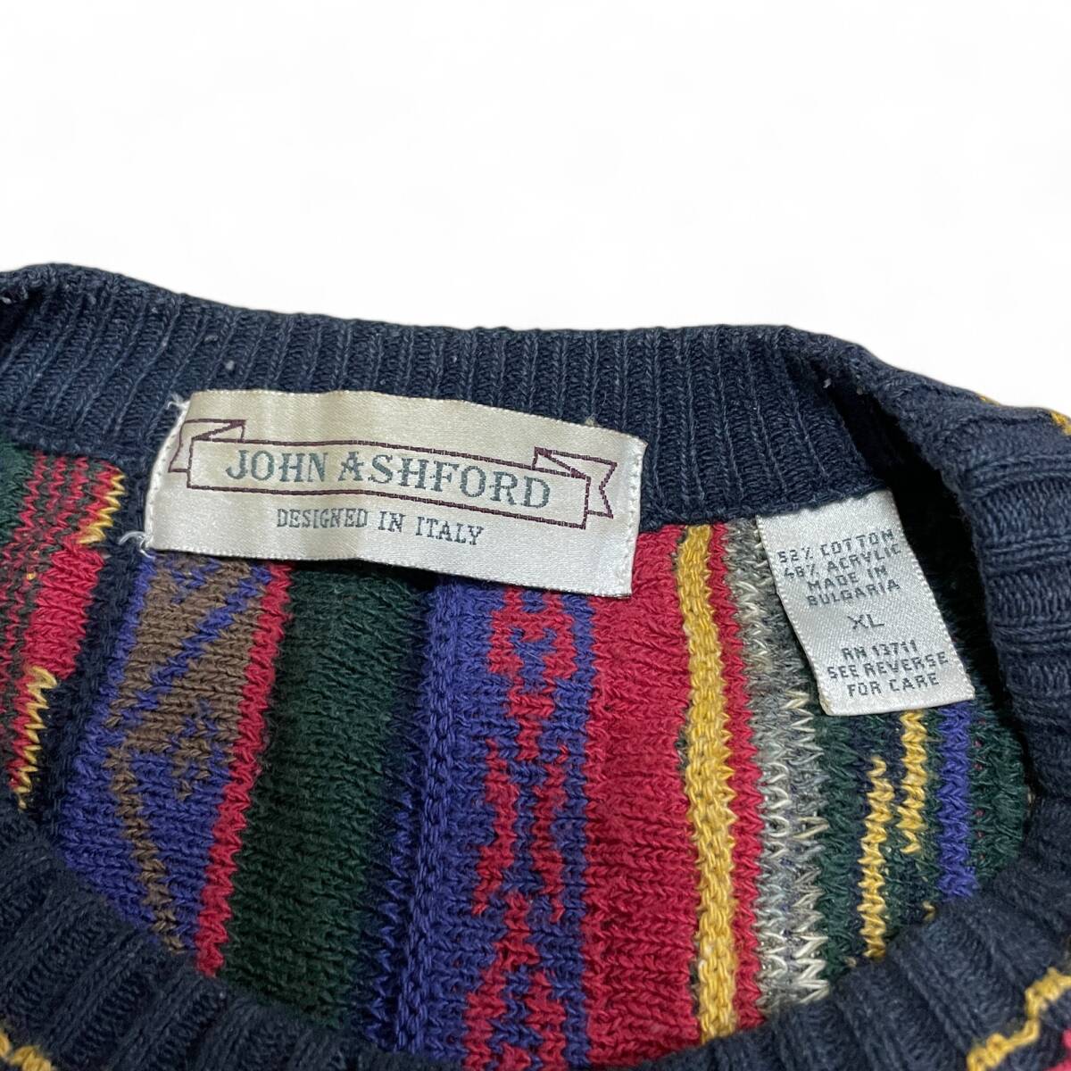 ブルガリア製 総柄ニット 3Dニットセーター 古着 立体刺繍 縦縞 ブルガリア製 総柄ニット 3Dニットセーター 古着 立体刺繍 縦縞