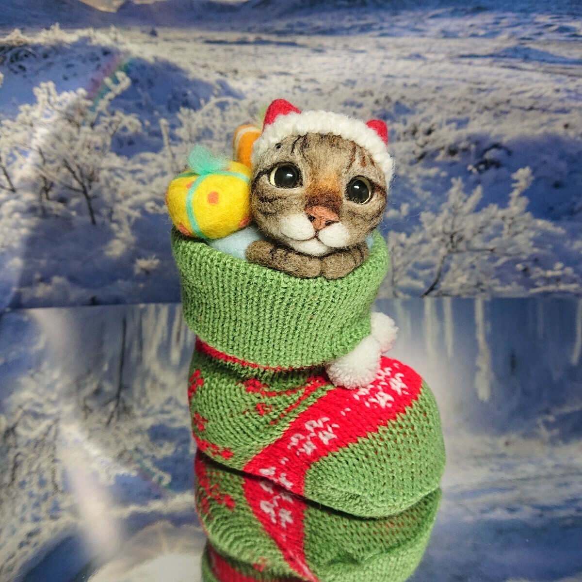 猫46◎キジトラ クリスマス 緑ニットブーツ 羊毛フェルト ネコ サンタ 置物 飾り 猫雑貨 ハンドメイド