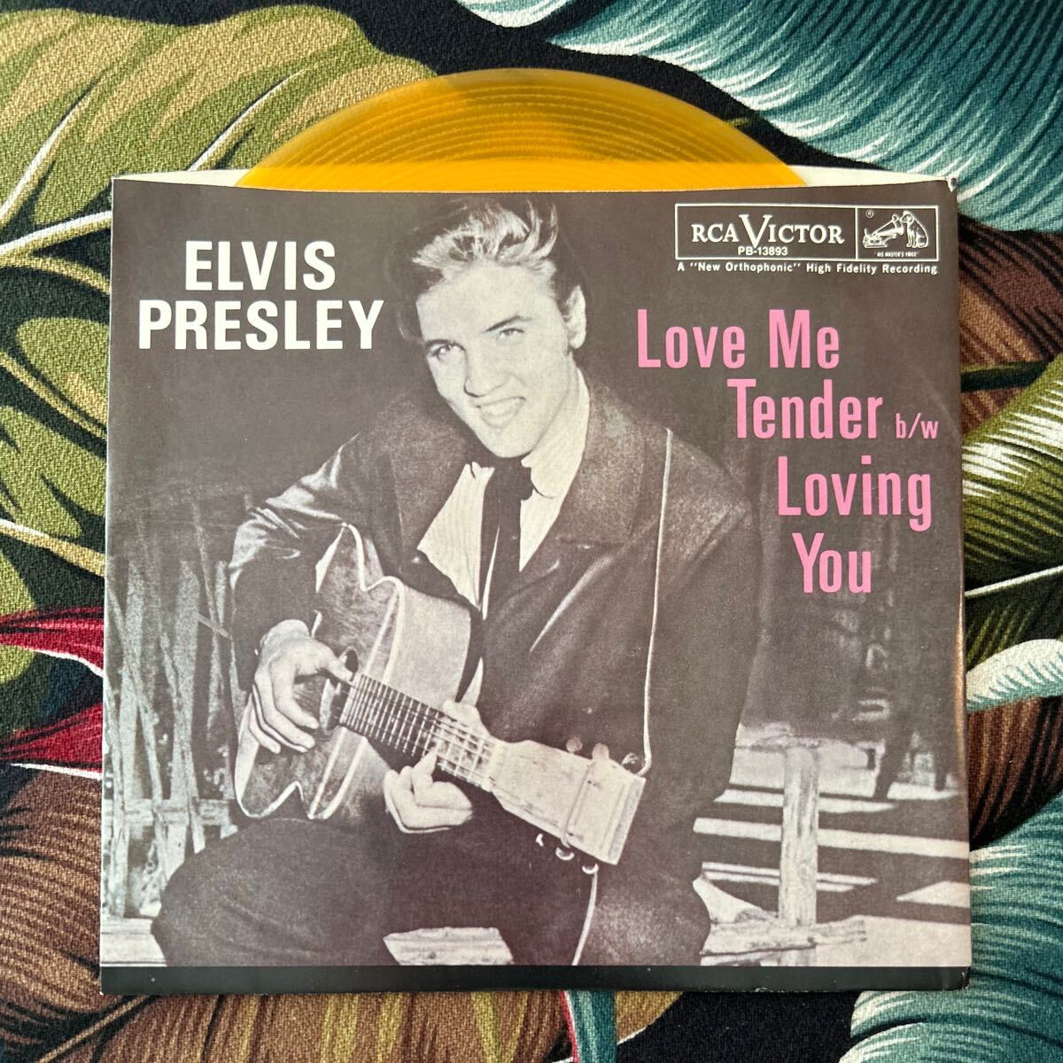 Elvis Presley Orange Vinyl 7inch Love Me Tender.. контри-рок 