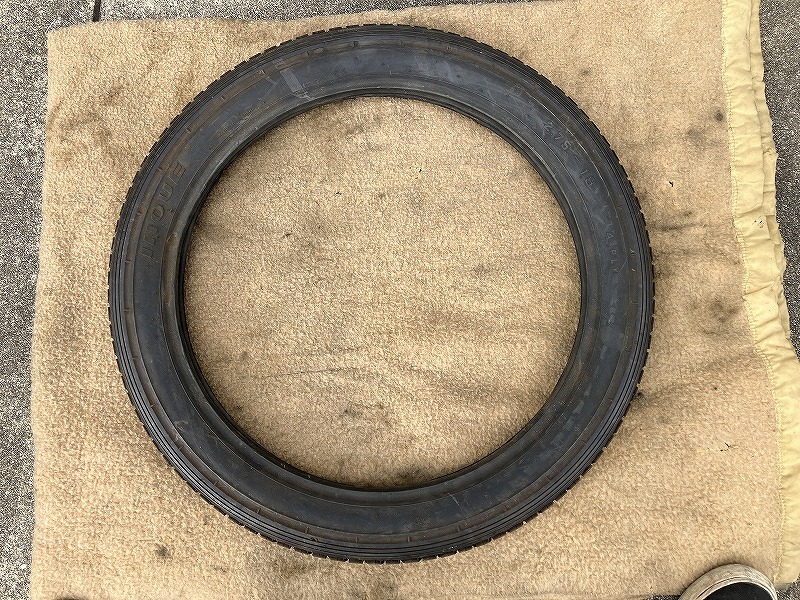 タイヤサイズ，275×18 旧車バイク 新古品?の出品