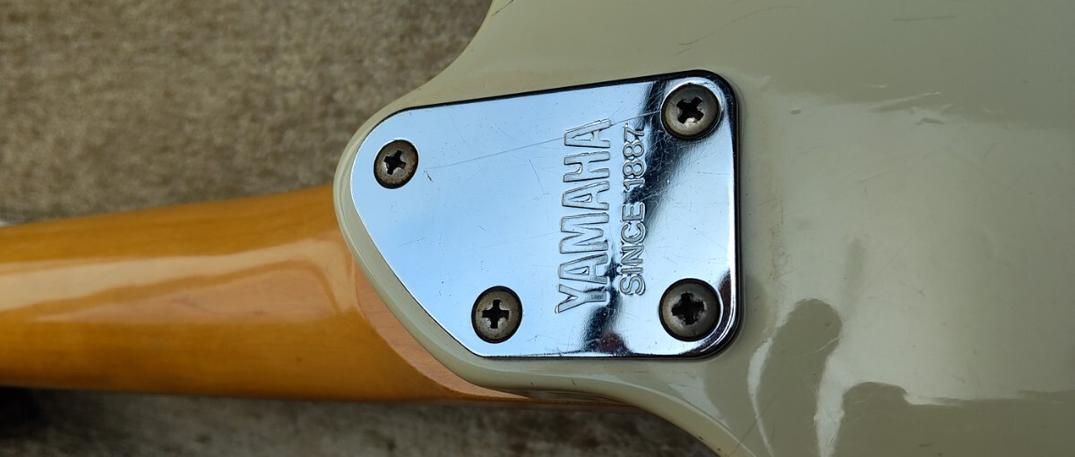 YAMAHA SE203 ホワイト ビンテージエレキギター YAMAHA SE203 ホワイト ビンテージエレキギター Yamaha Se203
