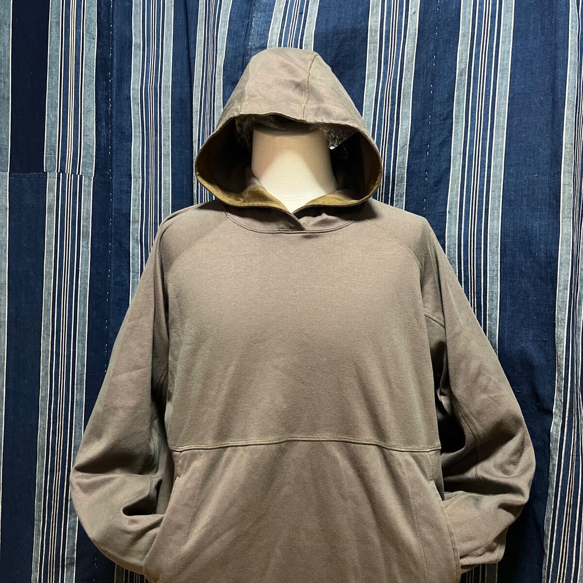 ミントコンディション刺繍タグ 2002 patagonia m's whitney portal hoody 52650 pullover フーディ パーカー プルオーバー parker 玉蟲