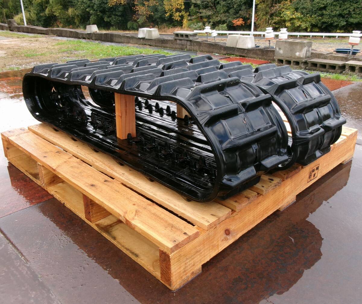 283# Yanmar комбайн Ee-4D. гусеничный ход 2 шт 300X84.NSX32 б/у Hiroshima #