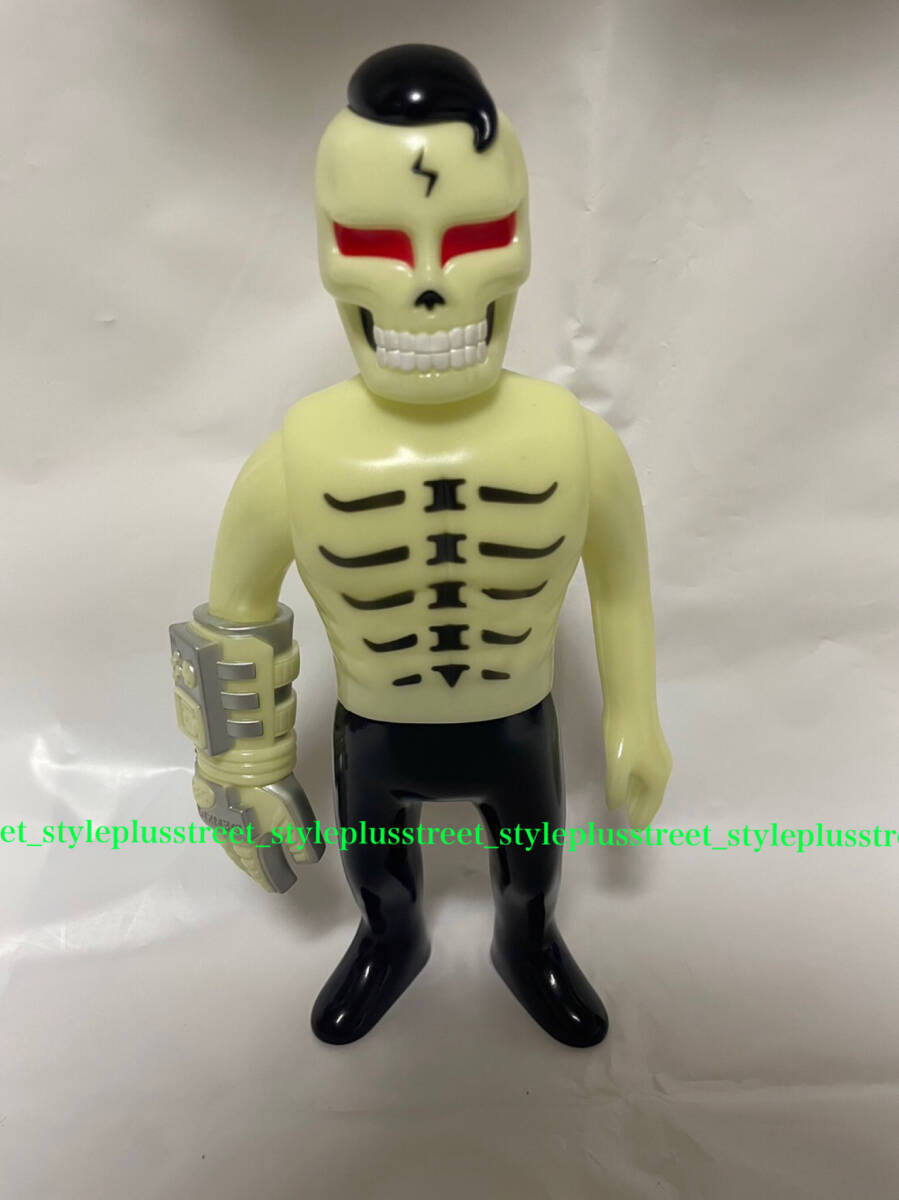 SKULLTOYS GUY2 GID スカルトイズ ガイツ 蓄光 punk drunkers SKULLTOYS GUY2 GID スカルトイズ ガイツ 蓄光 punk drunkers