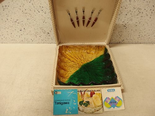 1140123w【KURATA Craft Glass 手づくり ガラスプレート】グリーン×イエロー系 ヒメフォーク5点付 箱入 クラタクラフト/未使用長期保管品_画像1