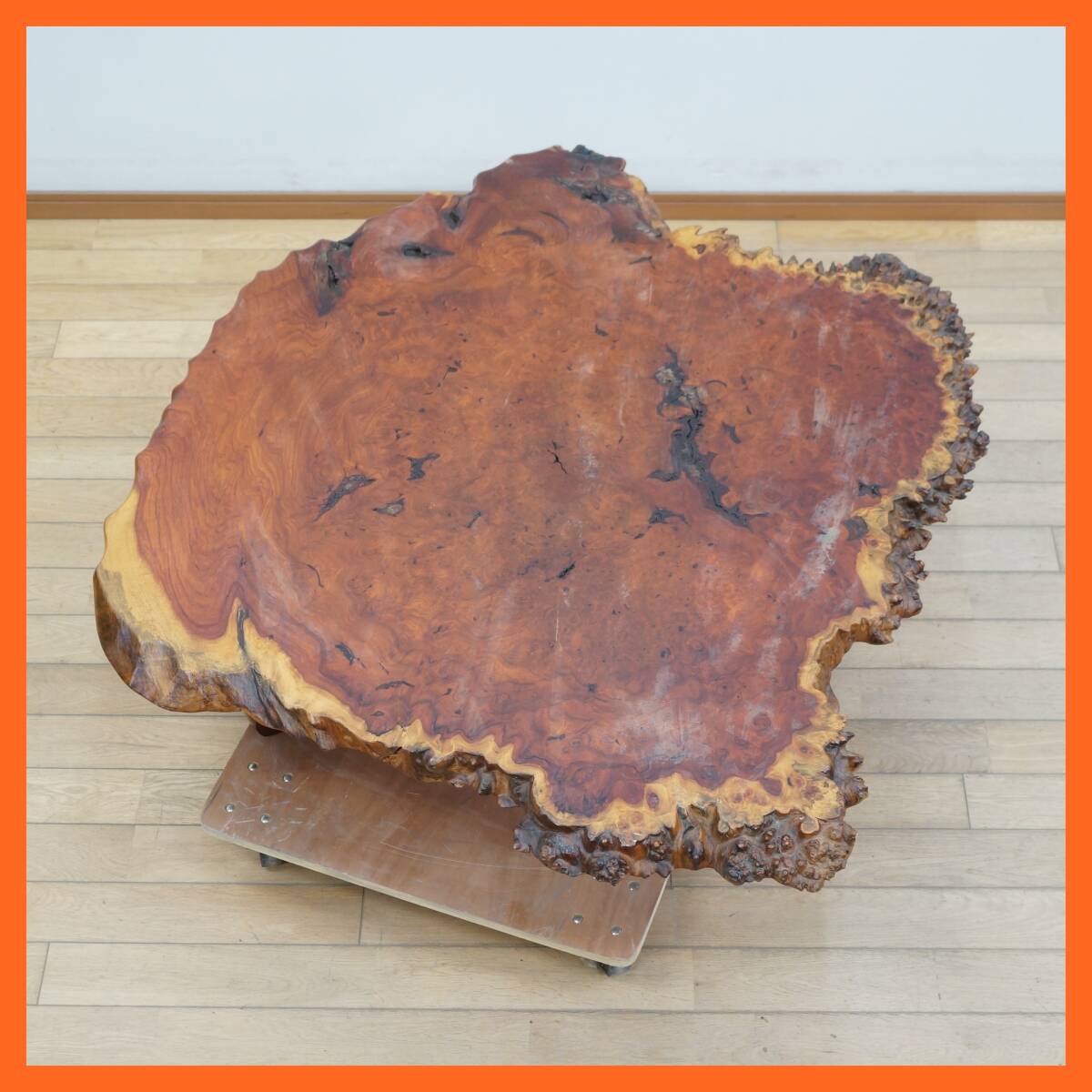 東ハ:【唐木家具】瘤杢 玉杢 花梨 無垢材 一枚板 座卓 約114.5 東ハ:【唐木家具】瘤杢 玉杢 花梨 無垢材 一枚板 座卓 約114.5