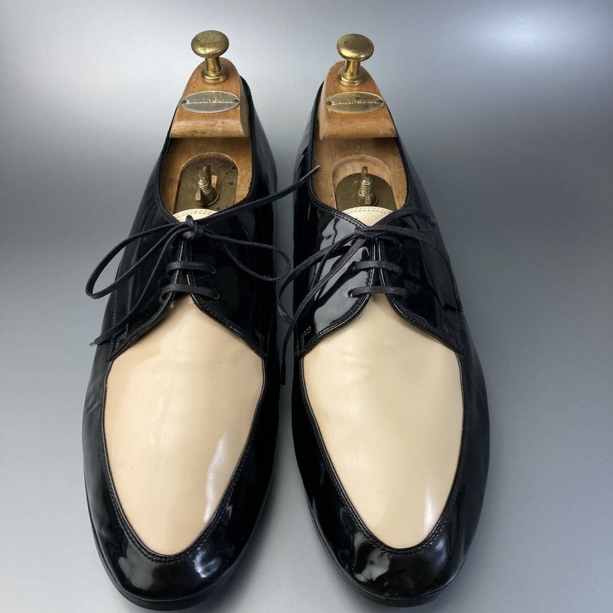 希少 Dior HOMME ホワイト ブラック レザー ドレスシューズ 革靴 希少 Dior HOMME ホワイト ブラック レザー ドレスシューズ 革靴