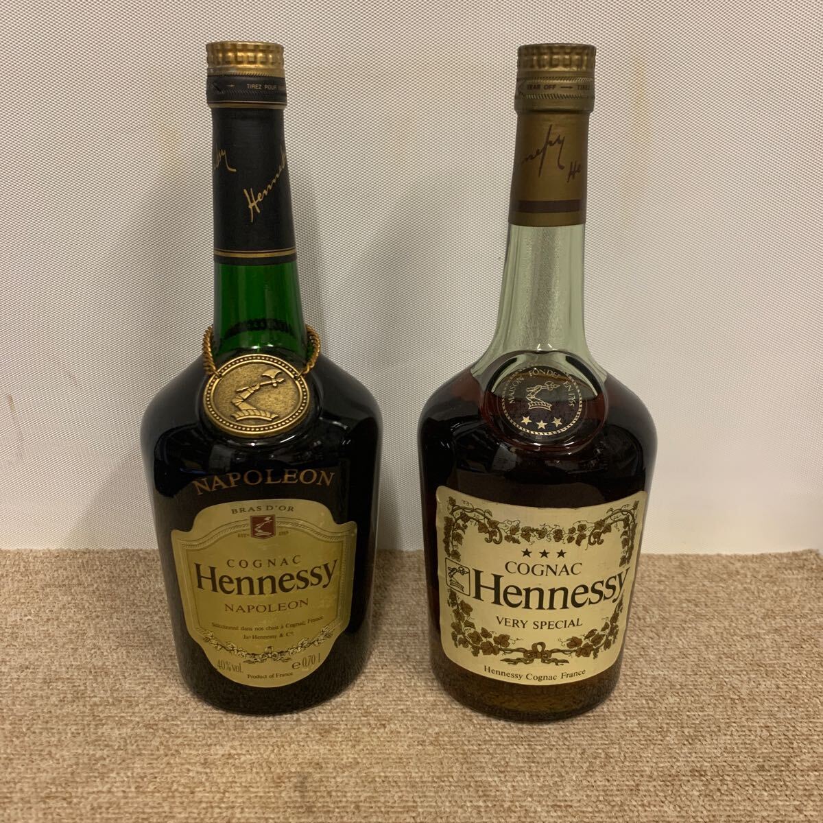 【C741H】未開栓　Hennessy COGNAC NAPOLEON VERY SPECIAL 40%vol 700ml セット　保管品鑑賞用