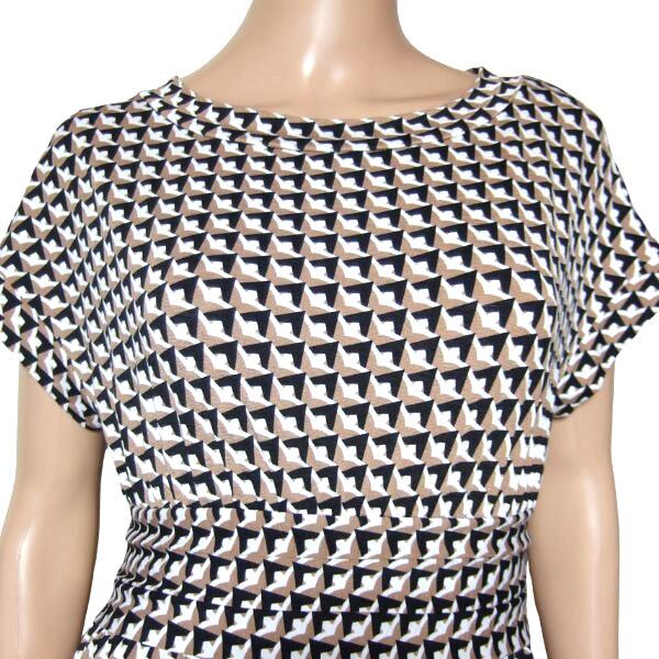 新品同様/ドゥクラッセ Do CLASSE ロングワンピース 表記 L 11号 相当 古着 茶系 ブラウン レディース 春 夏 ジャージ素材 半袖 幾何学柄_画像2