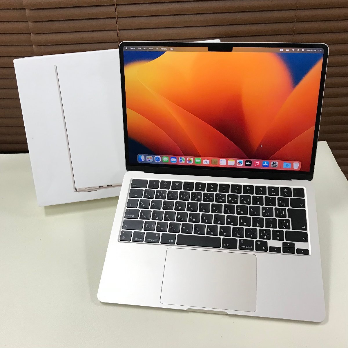 ☆良品/中古品☆ MacBook Air 13インチ Apple M2チップ（8コアCPU/8コアGPU）/SSD 256GB/メモリ 8GB スターライト MLY13J/A