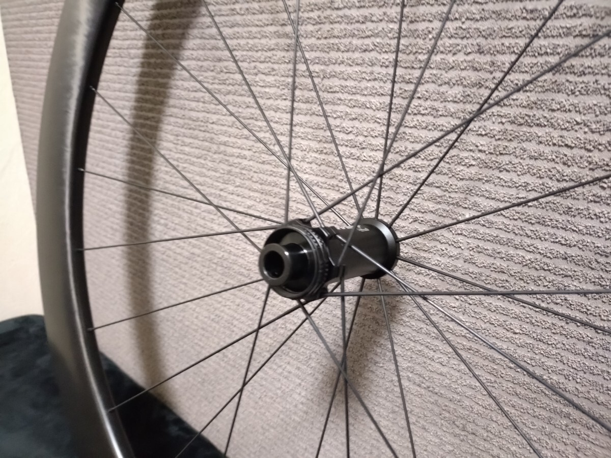 新品】RYET ディスクブレーキ カーボンホイール 700C 50mmハイト 新品】RYET ディスクブレーキ カーボンホイール 700C 50mmハイト