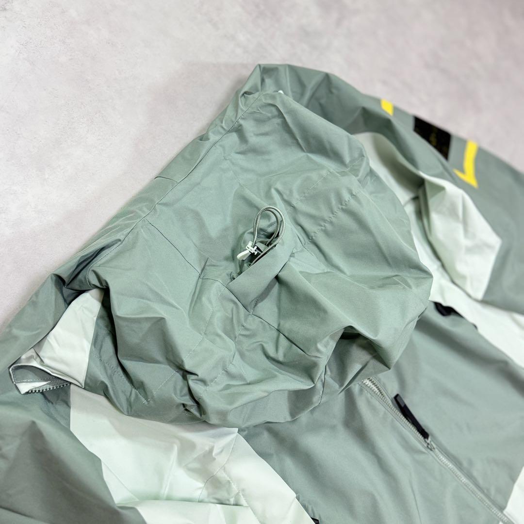 新品 2XLsize アディダス GORE-TEX テレックス ジャケット 緑 新品 2XLsize アディダス GORE-TEX テレックス ジャケット 緑