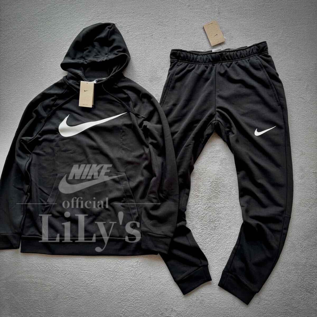 新品 ナイキ上下セットアップ Lサイズ スウォッシュ NIKE 黒白 新品 ナイキ上下セットアップ Lサイズ スウォッシュ NIKE 黒白